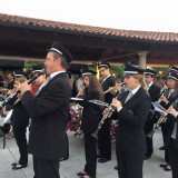 E la banda arrivó