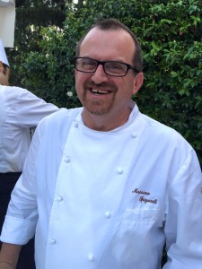 Massimo Spigaroli dell'Antica Corte Pallavicina ha preparato l'uovo a guscio bianco