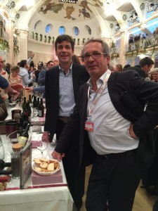 Prima fila: Hans Terzer , winemaker della
Cantina altoatesina San Michele Appiano 
con l'ad Guenther Neumair